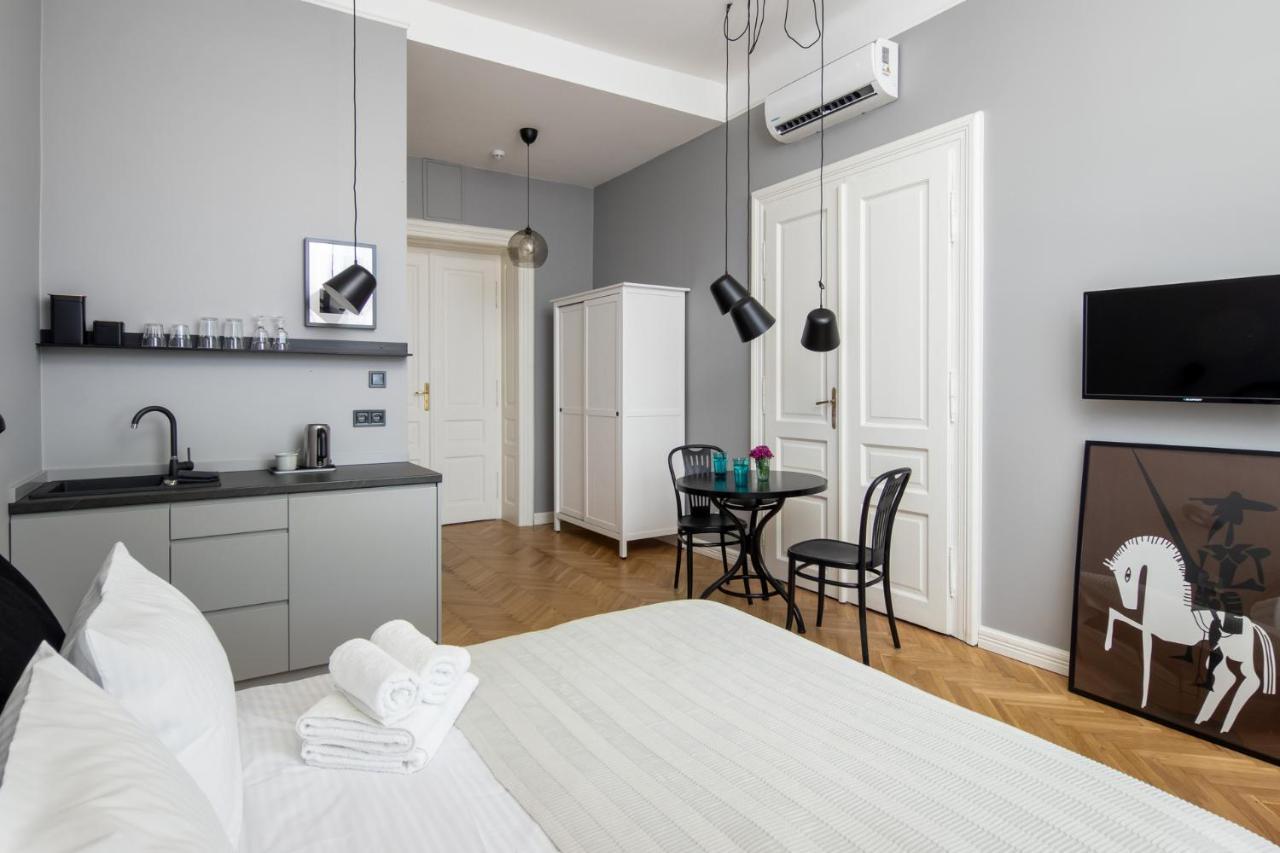 Barbacan Suites - Old Town Apartments - By Upstairs Krakow Exterior photo